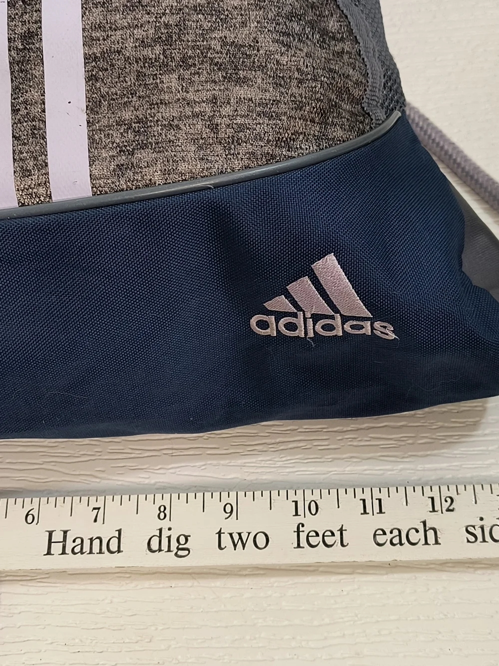 adidas Men’s Gray & Navy Drawstring Gym Bag